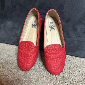 Perfect for Valentine day super cute red flats.